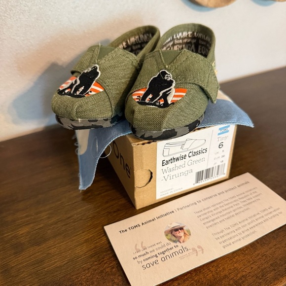 NIB Toms Earthwise Classics Washed Green Slip-Ons “Virunga” Baby/Toddler Size 6 - Picture 1 of 10